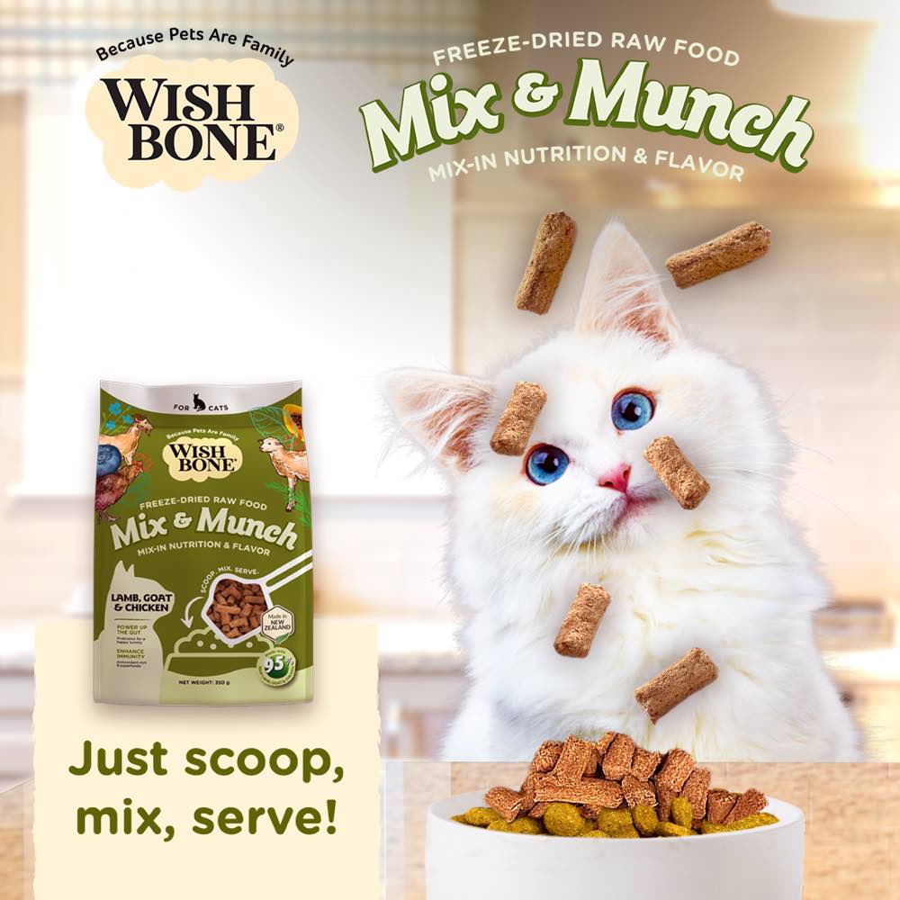 "Wishbone Mix & Munch Lamb, Goat & Chicken Grain-Free Freeze-Dried Raw Food Cat Food Topper 350g"